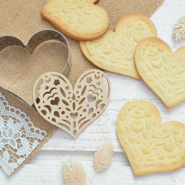 Budget 👍 ScrapCooking Emporte Pièce Modelage Kit Pour Biscuit En Relief Coeur + 2 Stylos Au Chocolat Rose Pastel Et Violet 🤩 2 Budget 👍 ScrapCooking Emporte Pièce Modelage Kit Pour Biscuit En Relief Coeur + 2 Stylos Au Chocolat Rose Pastel Et Violet 🤩 – Image 2